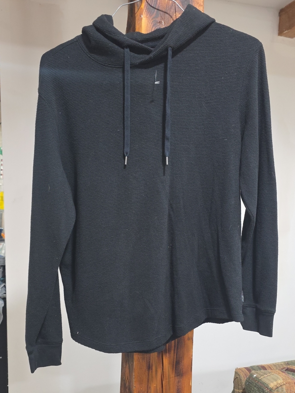 American Eagle Black Long-Sleeve Hooded Knit Shirt